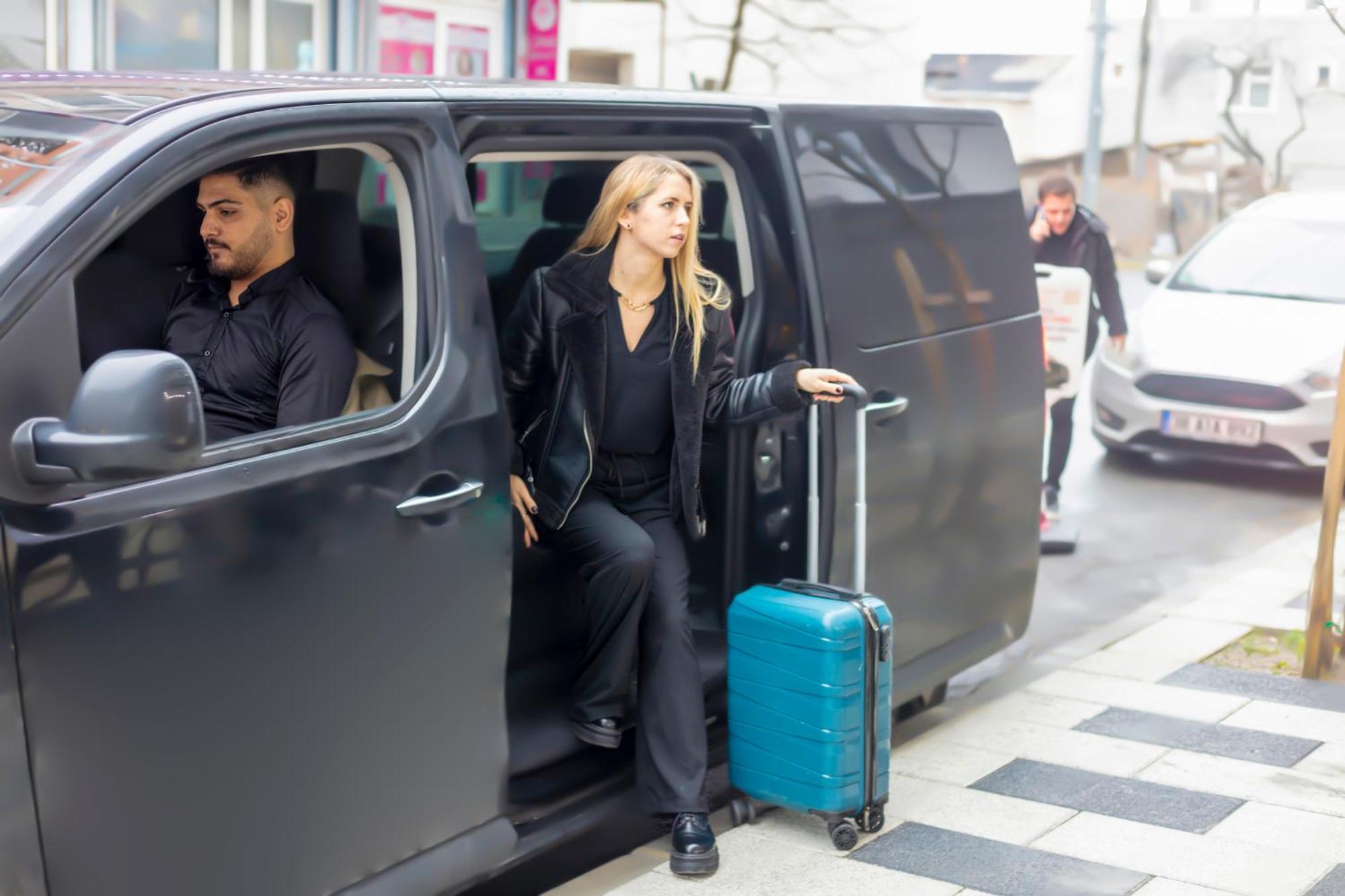 Dem Premium Hotel - Round Trip Airport Service - Istanbul International Airport Arnavutkoy Exterior photo